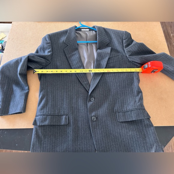 Blazer, 100% virgin Wool, Canadian made, Grey Pinstripe, - Picture 10 of 16